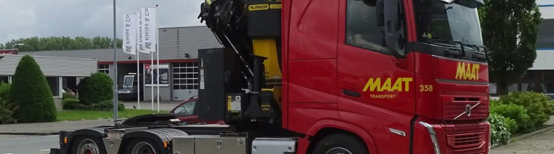 Truck seat Voyager C65 Premium mounted in Volvo FH Truck