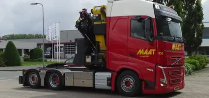 Truck seat Voyager C65 Premium mounted in Volvo FH Truck