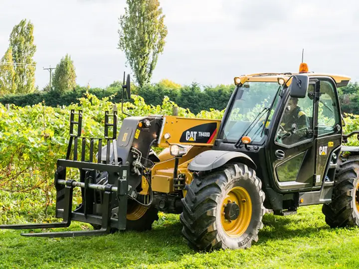 UnitedSeats CS85/C1 for caterpillar TH3510 and TH306D telehandlers