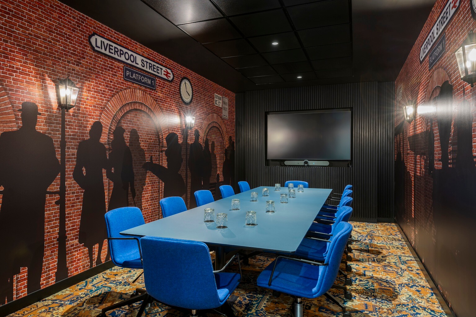 https://a.storyblok.com/f/107708/1536x1024/e111cd3af1/liverpool-st-meeting-room.jpg