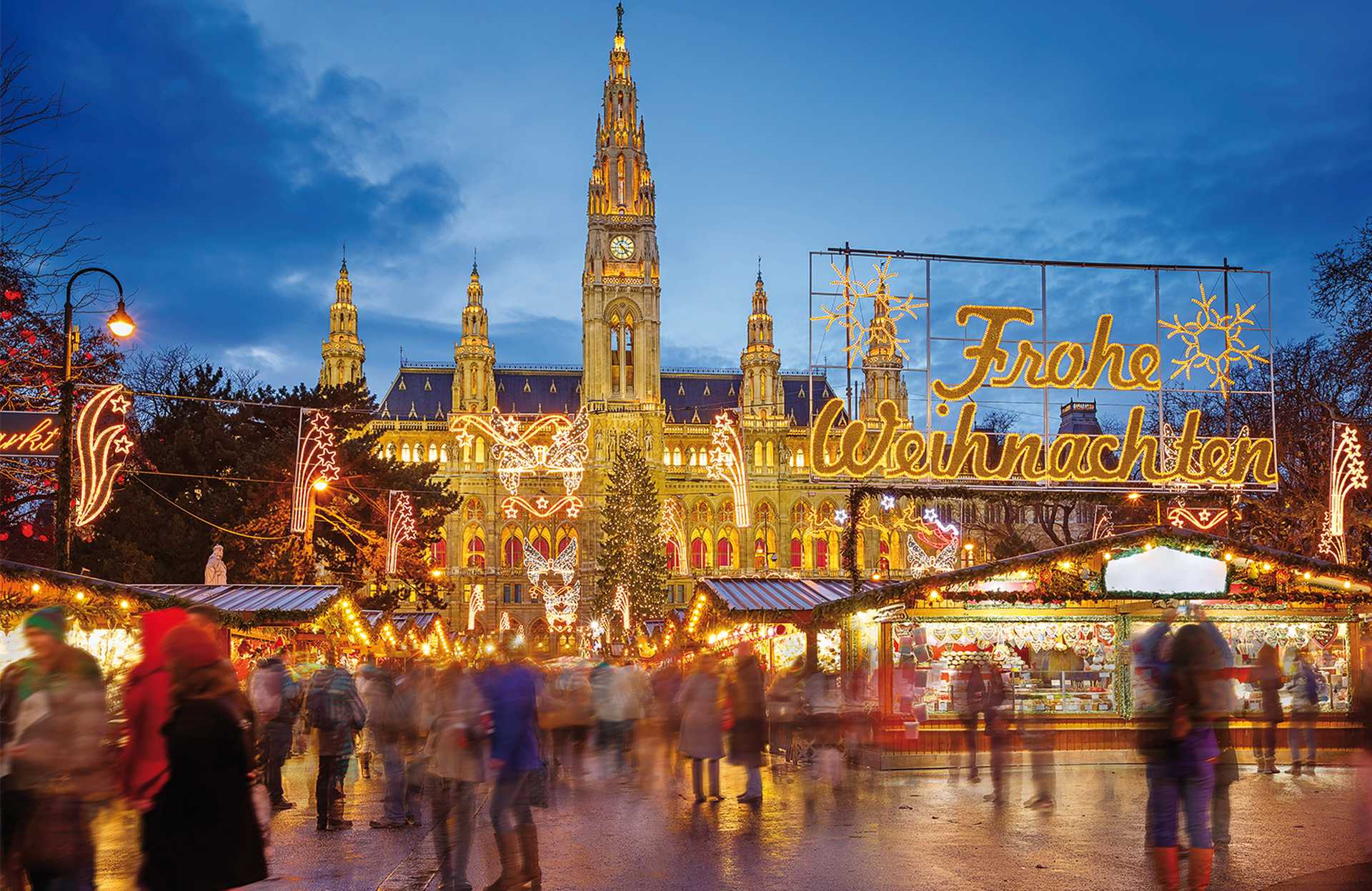 Rathaus and Christmas market in Vienna