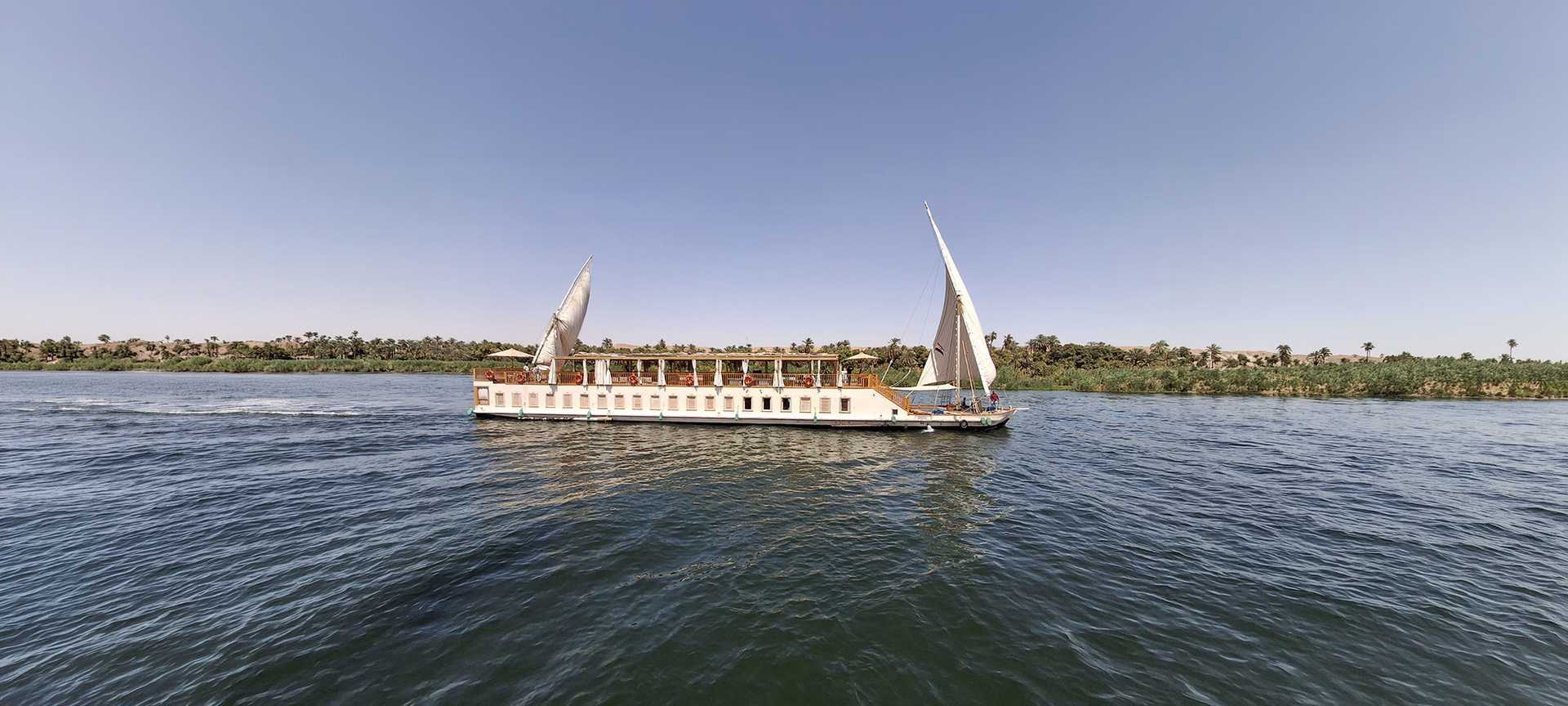 Queen of Egypt, Chartered Dahabiya