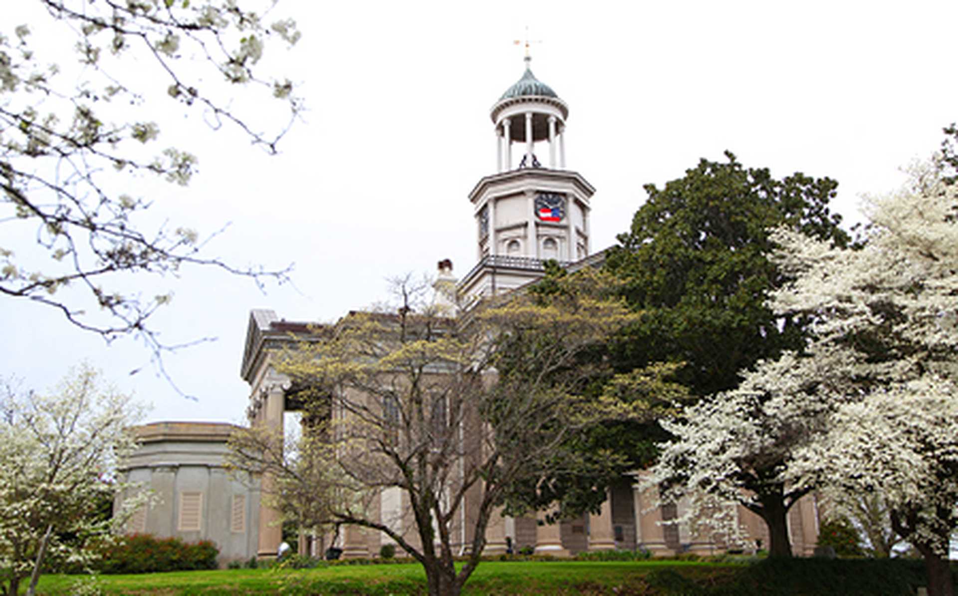 Antebellum Classical Revival mansion in Natchez, Mississippi