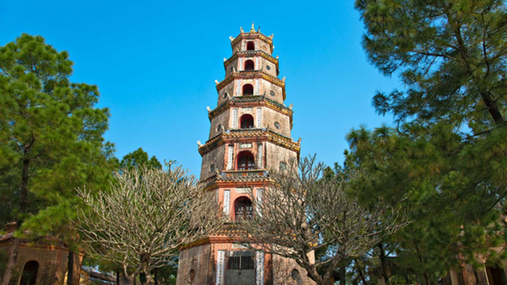 Thien Mu Pagoda, Hue, Vietnam. 