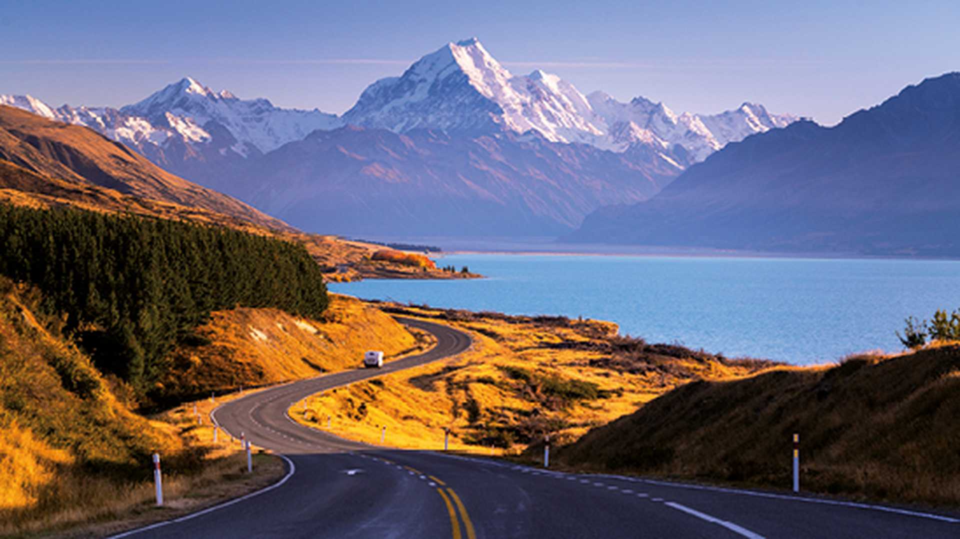 Road to Mount Cook with lake in front, New Zealand