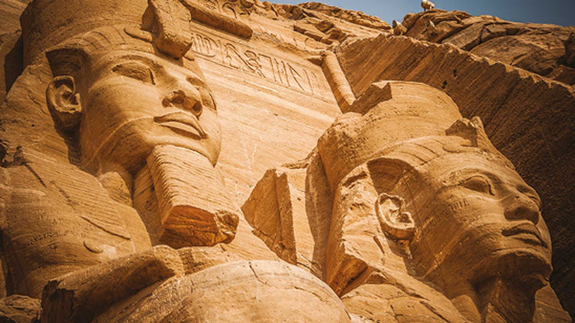 2 pharaoh. Abu simbel, Egypt