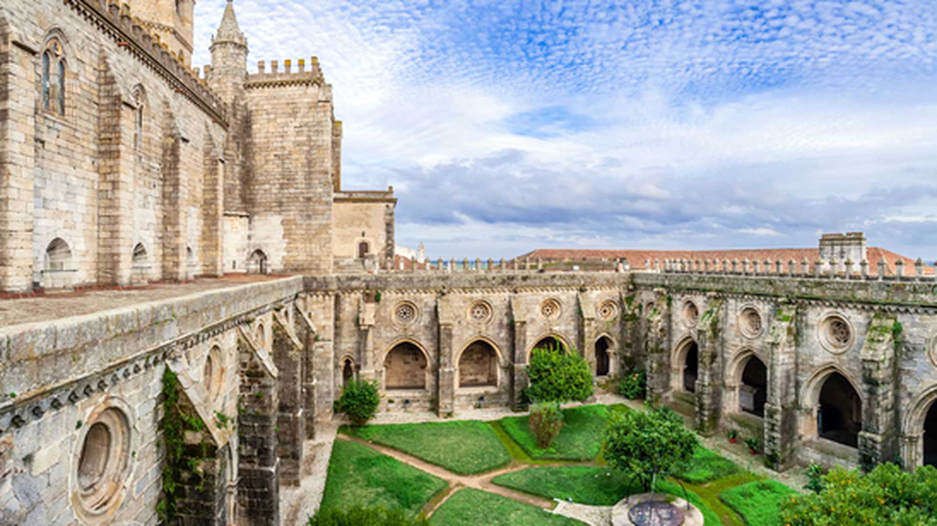 Cloister of the Evora Cathedral, Evora, Portugal