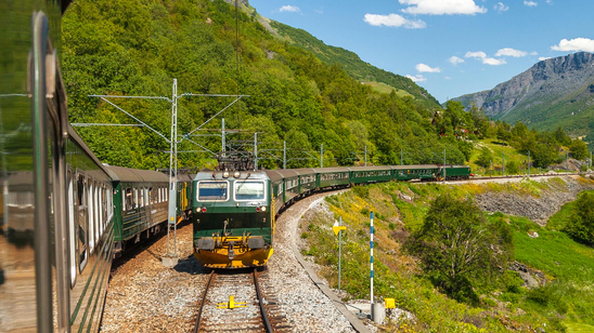 Flambsbana, The Flam Railway, spectacular train journey around mountains