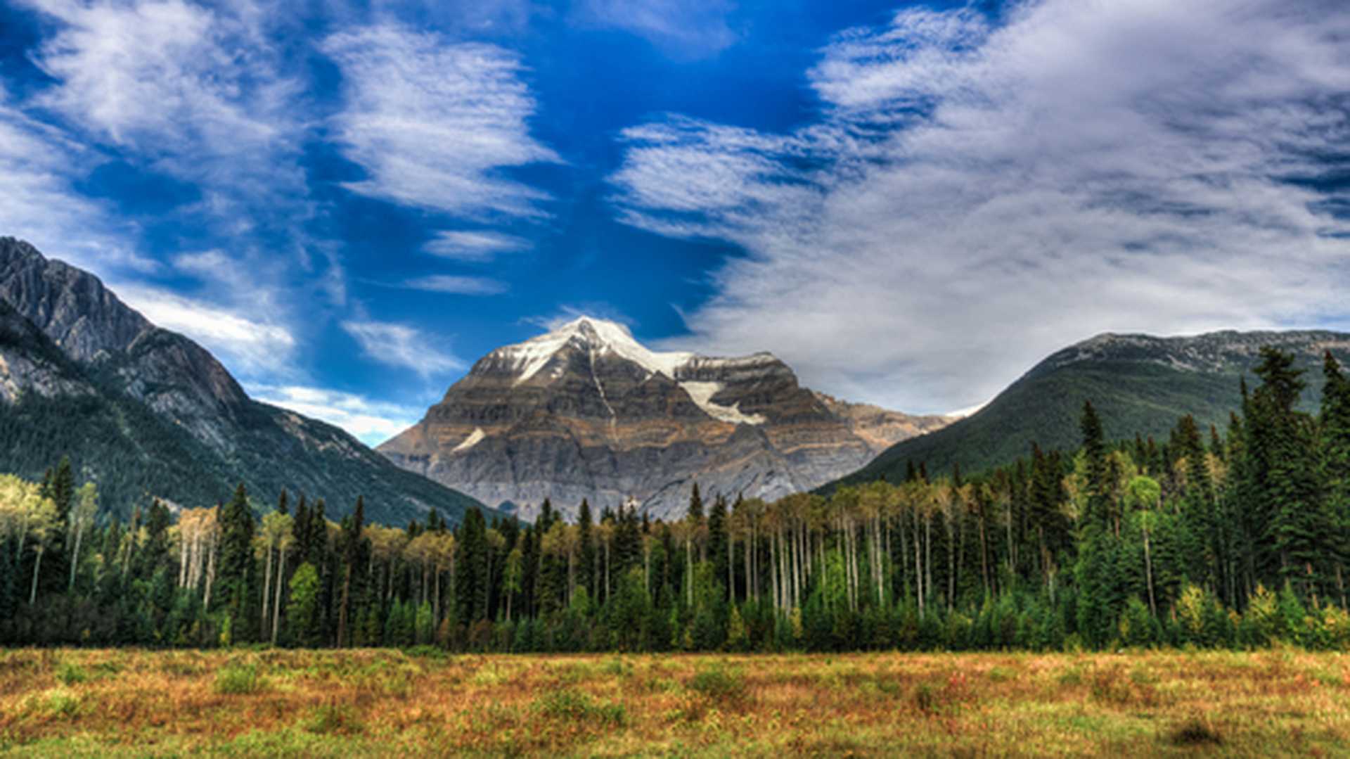 Majestic Mount Robson, Mount Robson Provincial Park British Columbia Canada