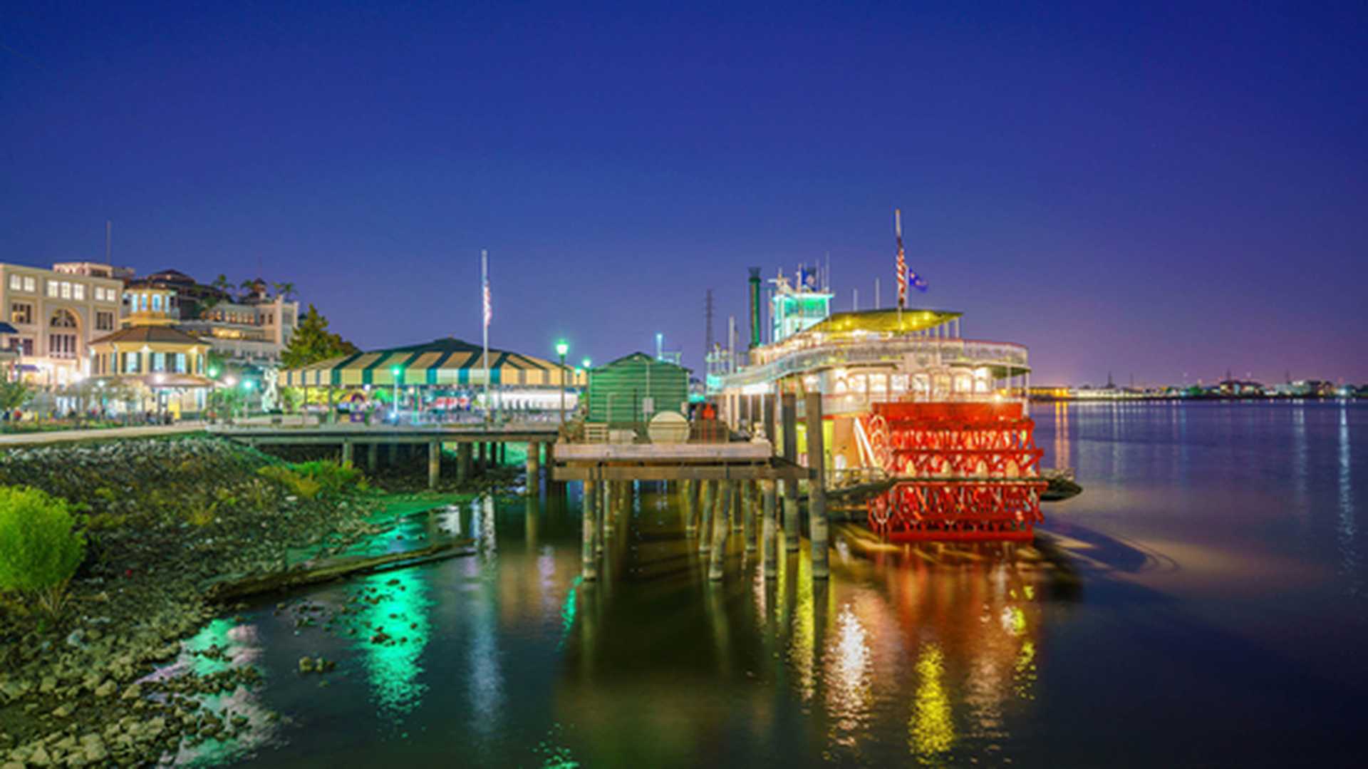 New Orleans paddle steamer in Mississippi river in New Orleans, Louisiana