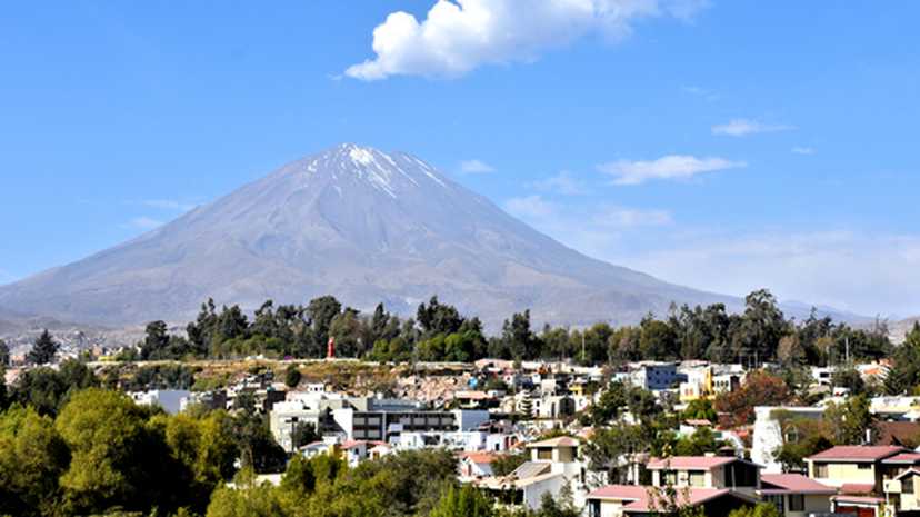 City of Arequipa with volcano Misti in background. Titan Peru Tour