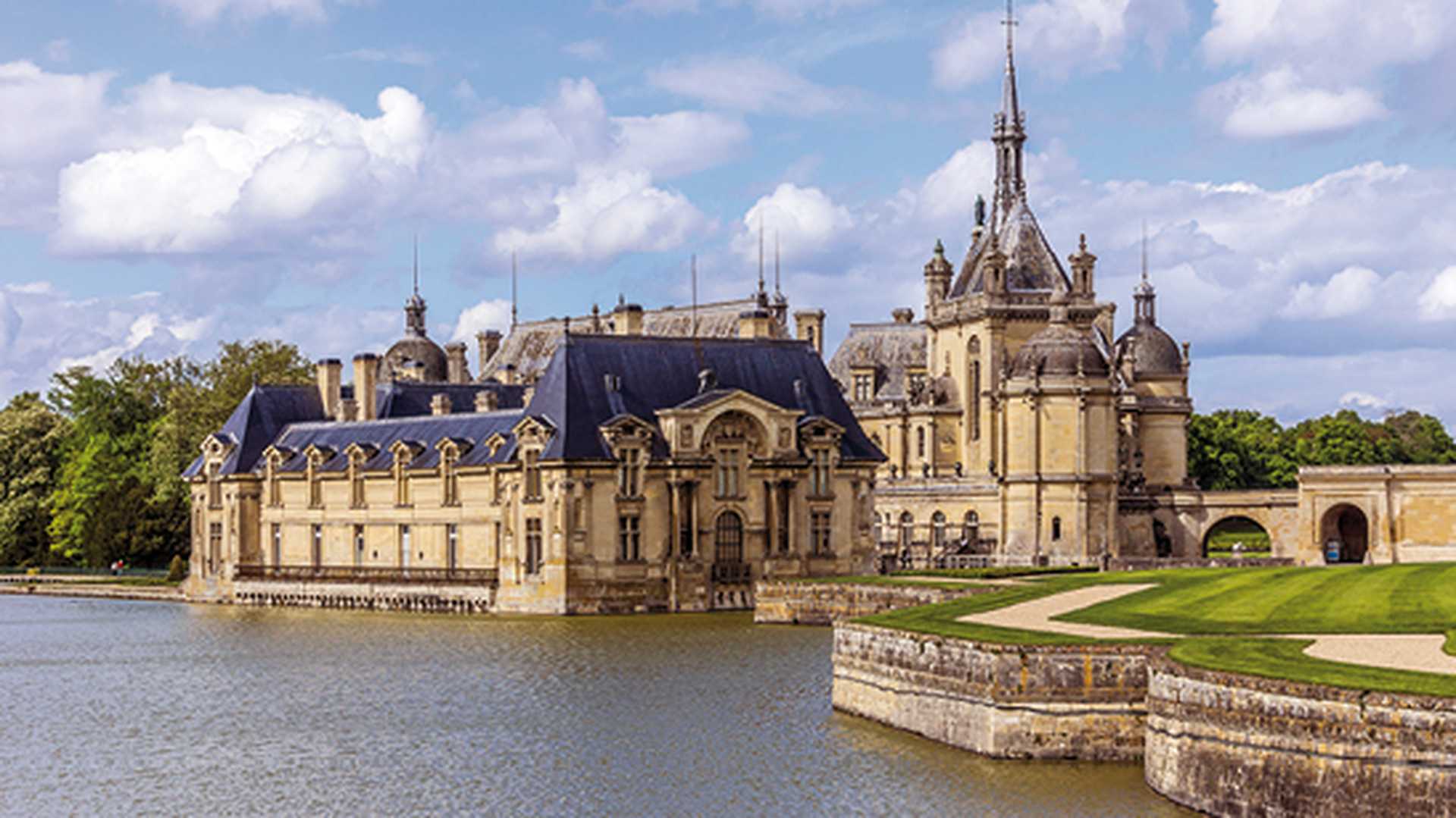 Famous Chateau de Chantilly, a historic chateau located in town of Chantilly, Oise, Picardie, France.