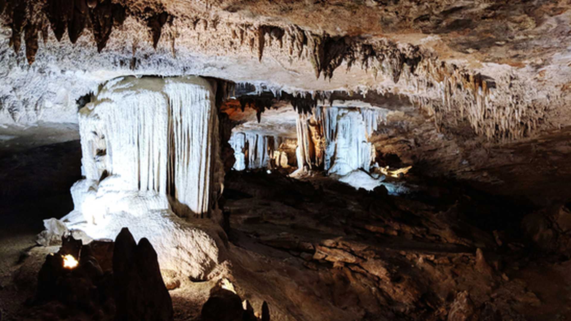 Visit the Fantastic Caverns, a drive-thru cave in Missouri, on Titan's Route 66 holidays