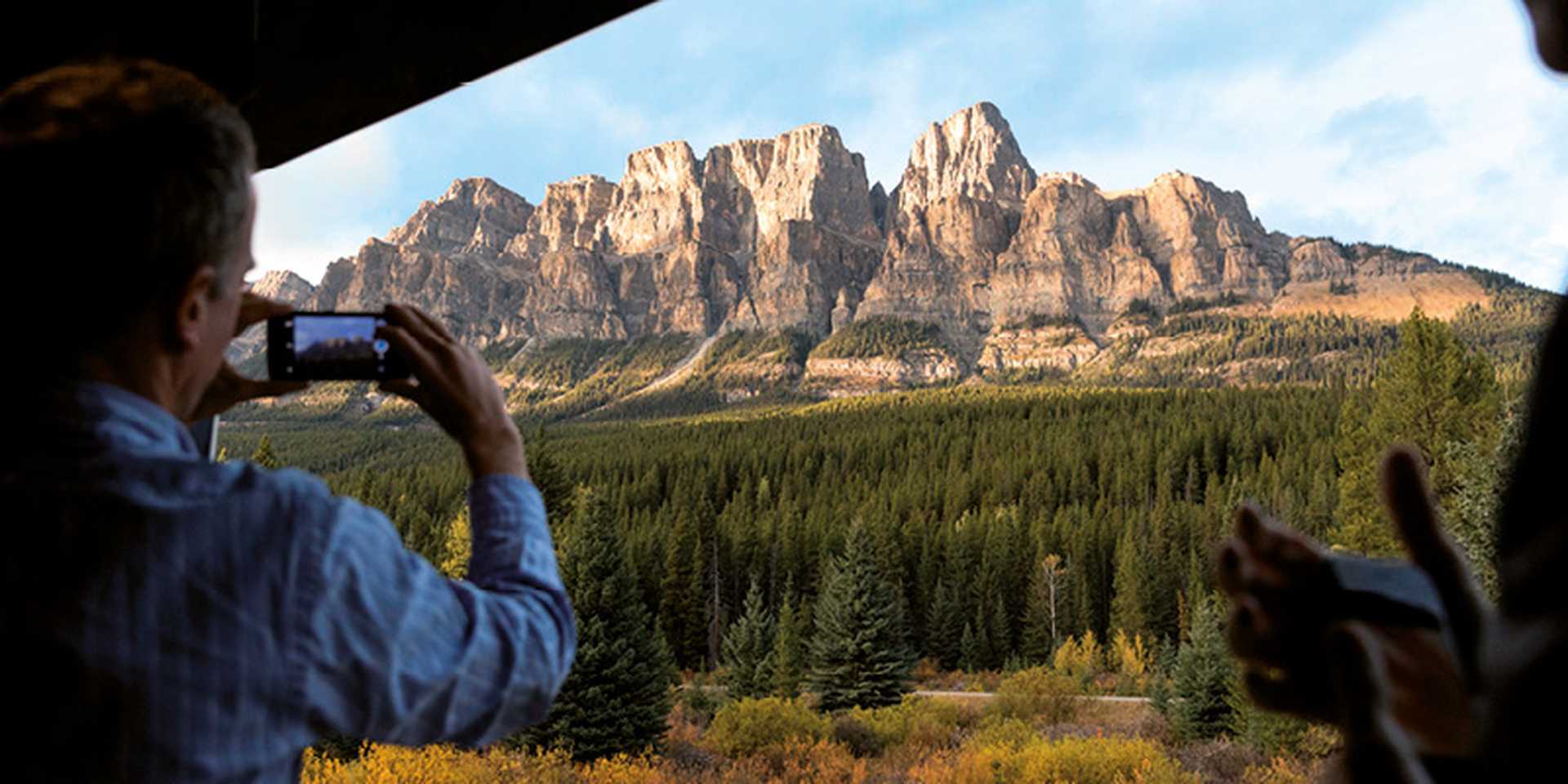 Rocky Mountaineer, GoldLeaf, FPttW route, Canada