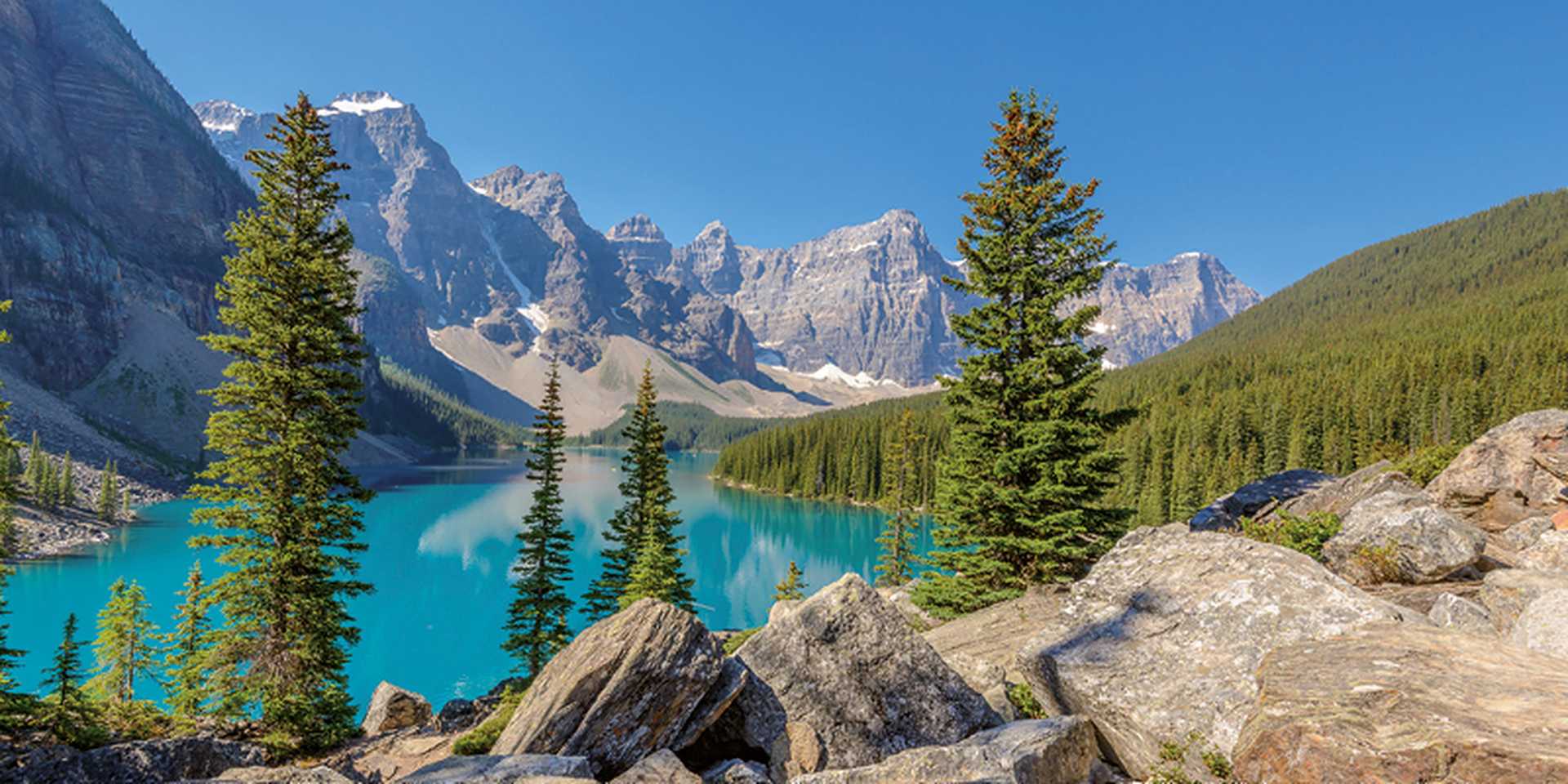 Majestic mountain lake in Canada. Moraine Lake in Alberta, Canada.