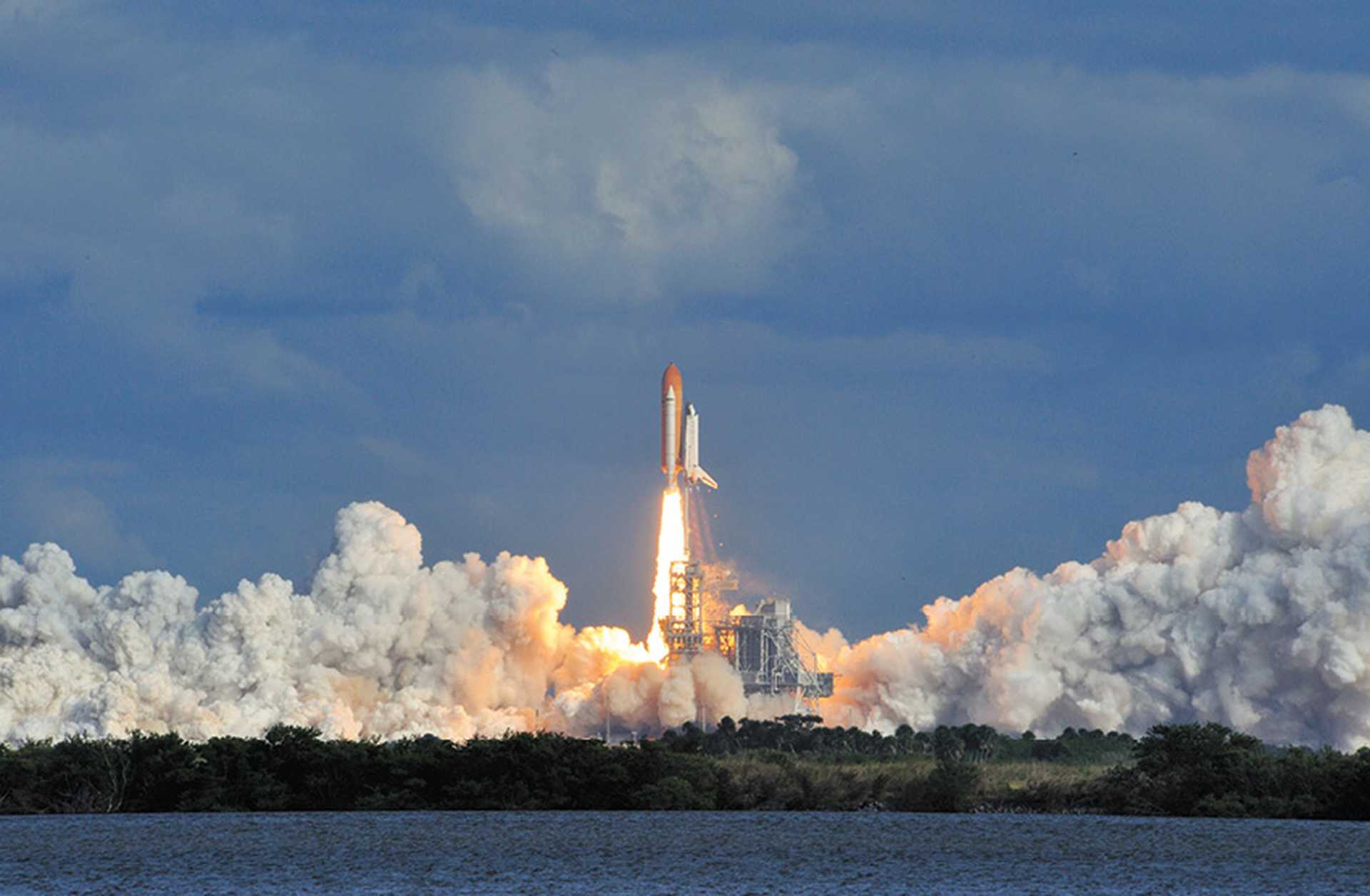 A spacecraft takes off from Kennedy Space Center in Florida, USA