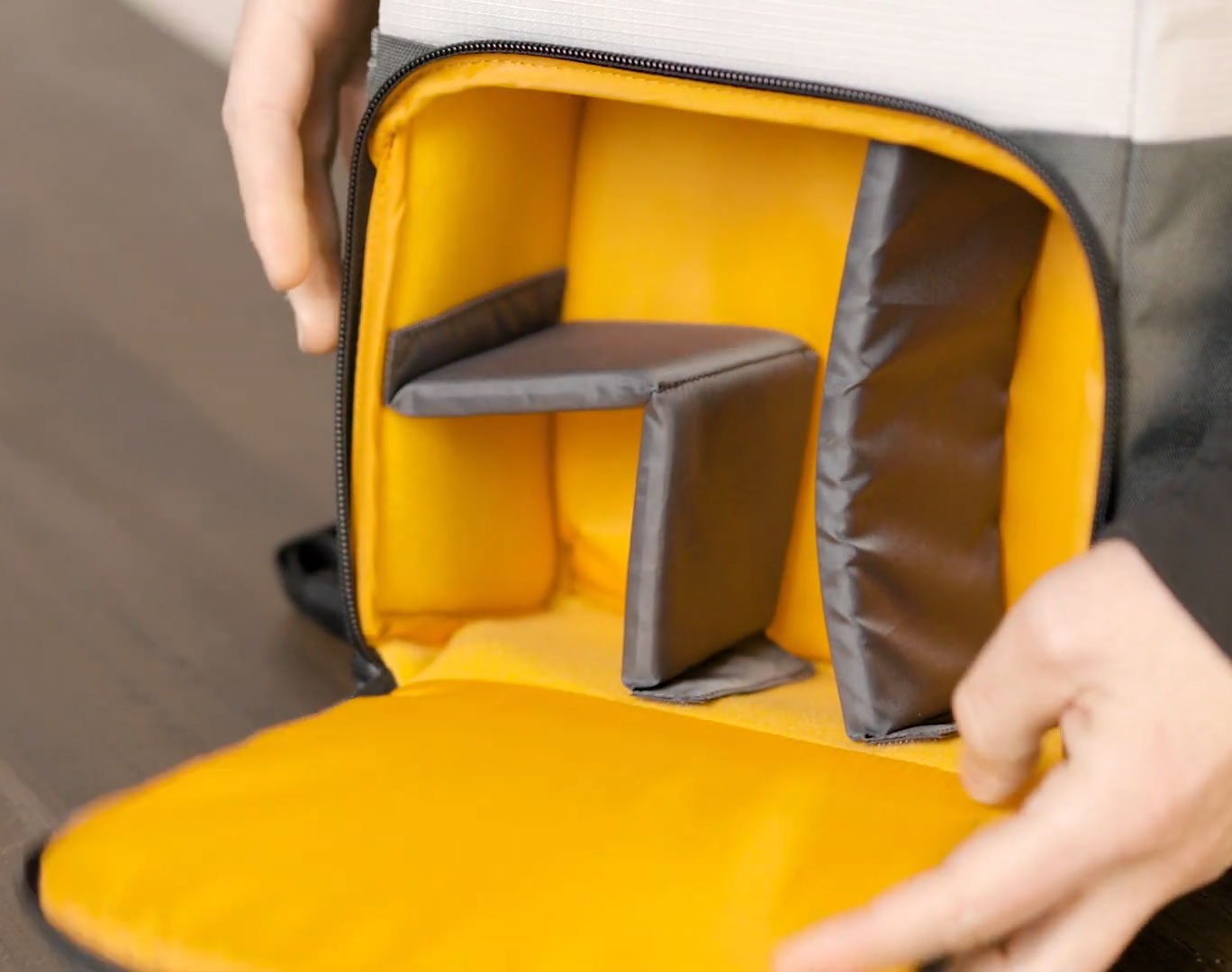 Konfigurierbare gepolsterte Trennelemente zum Schutz deiner Fotoausrüstung