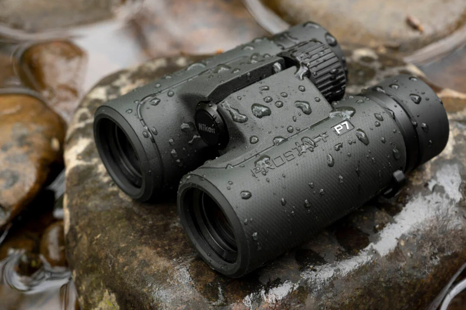 Nikon Fernglas PROSTAFF P7 mit öl- und wasserabweisender Vergütung