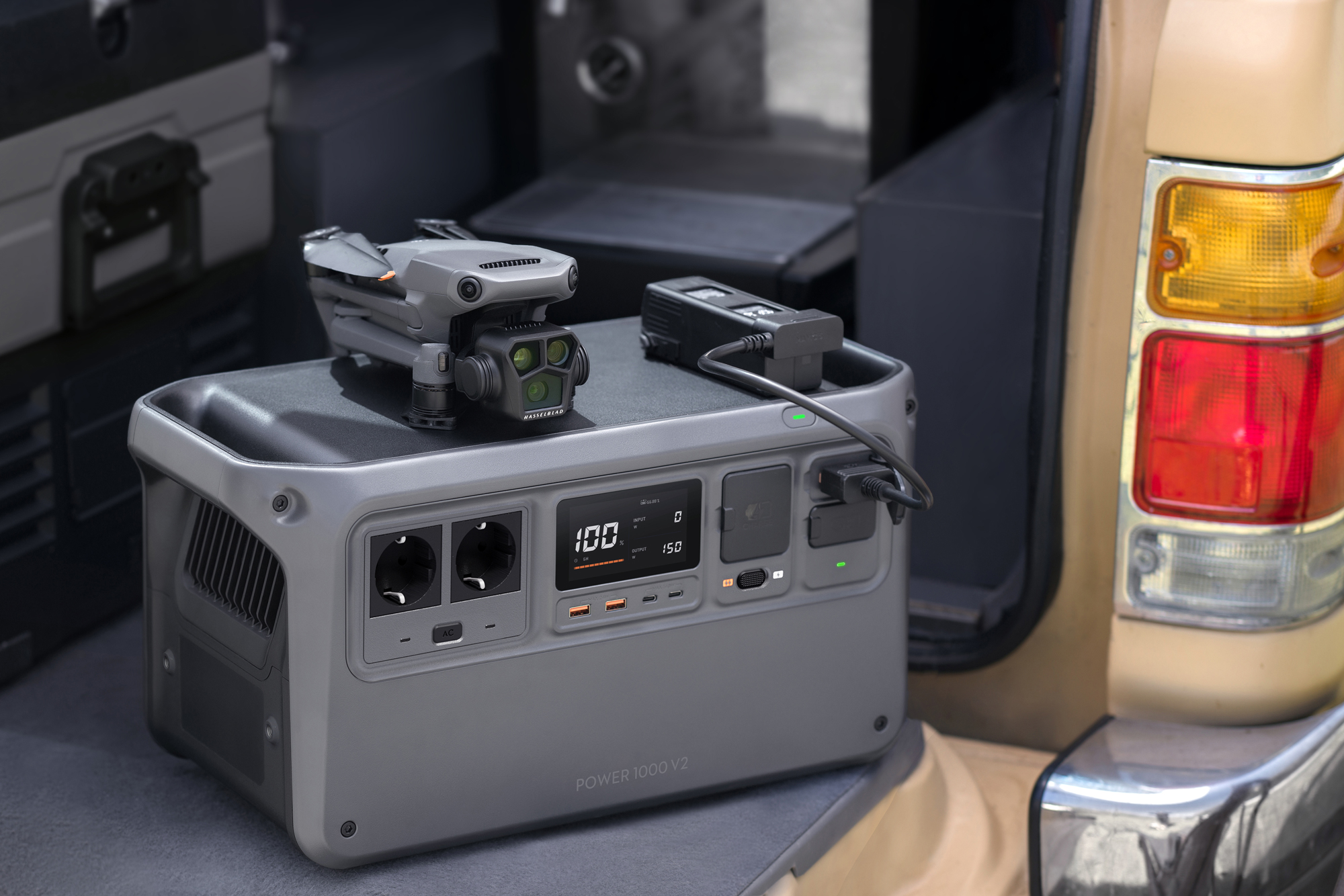 Die DJI Power 1000 V2 hat eine Schnellladefunktion für DJI-Drohnen.