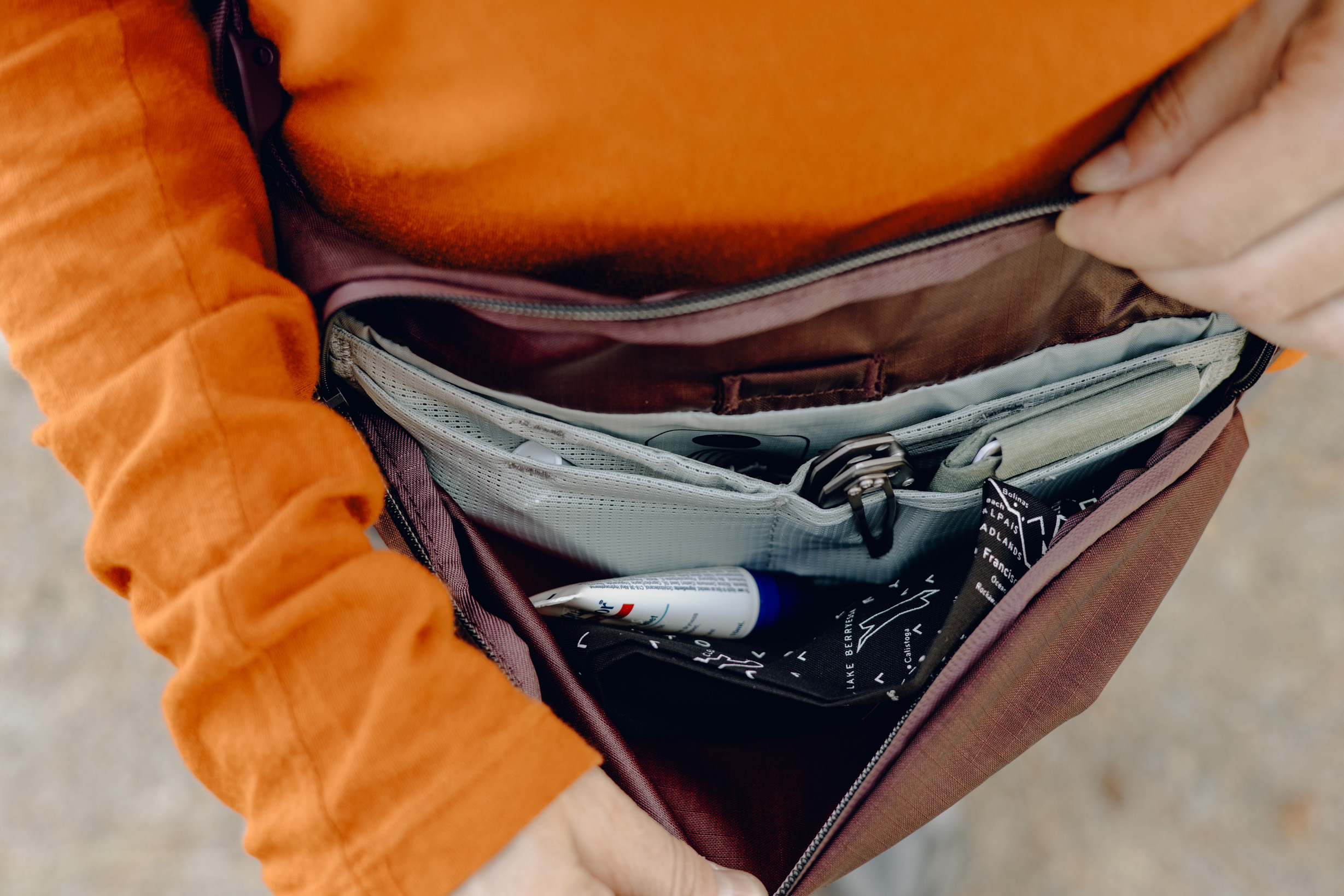 Minimalistischer Begleiter für unterwegs