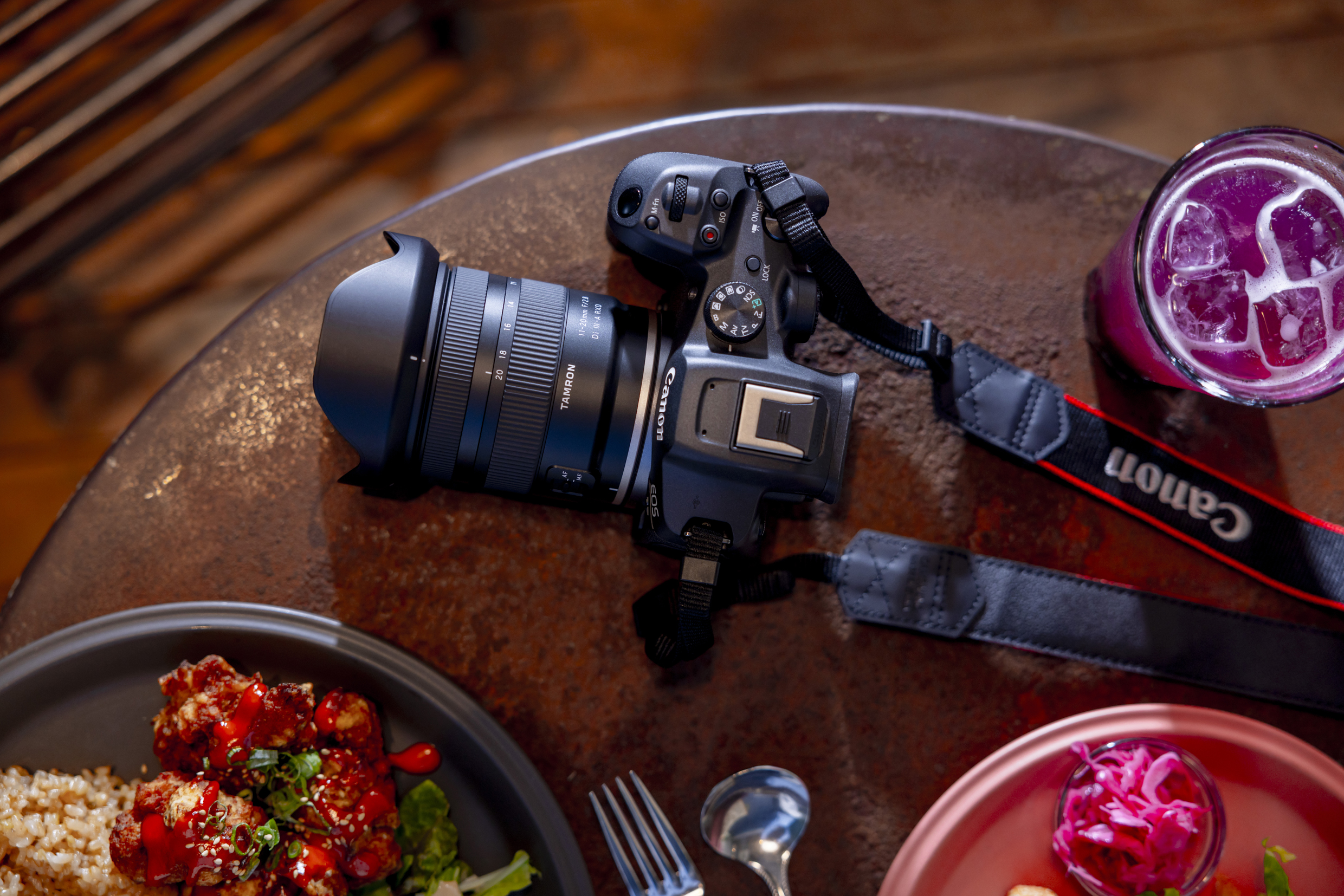 Lichtstarkes Ultra-Weitwinkel-Zoomobjektiv