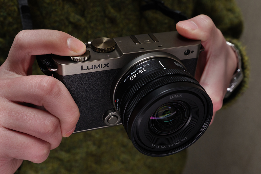 Limited Edition in Titanium Black - die LUMIX DC-S9