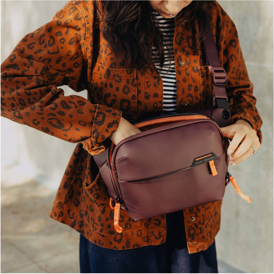 Die Everyday Sling Umhängetasche von Peak Design mit 3L Fassungsvermögen