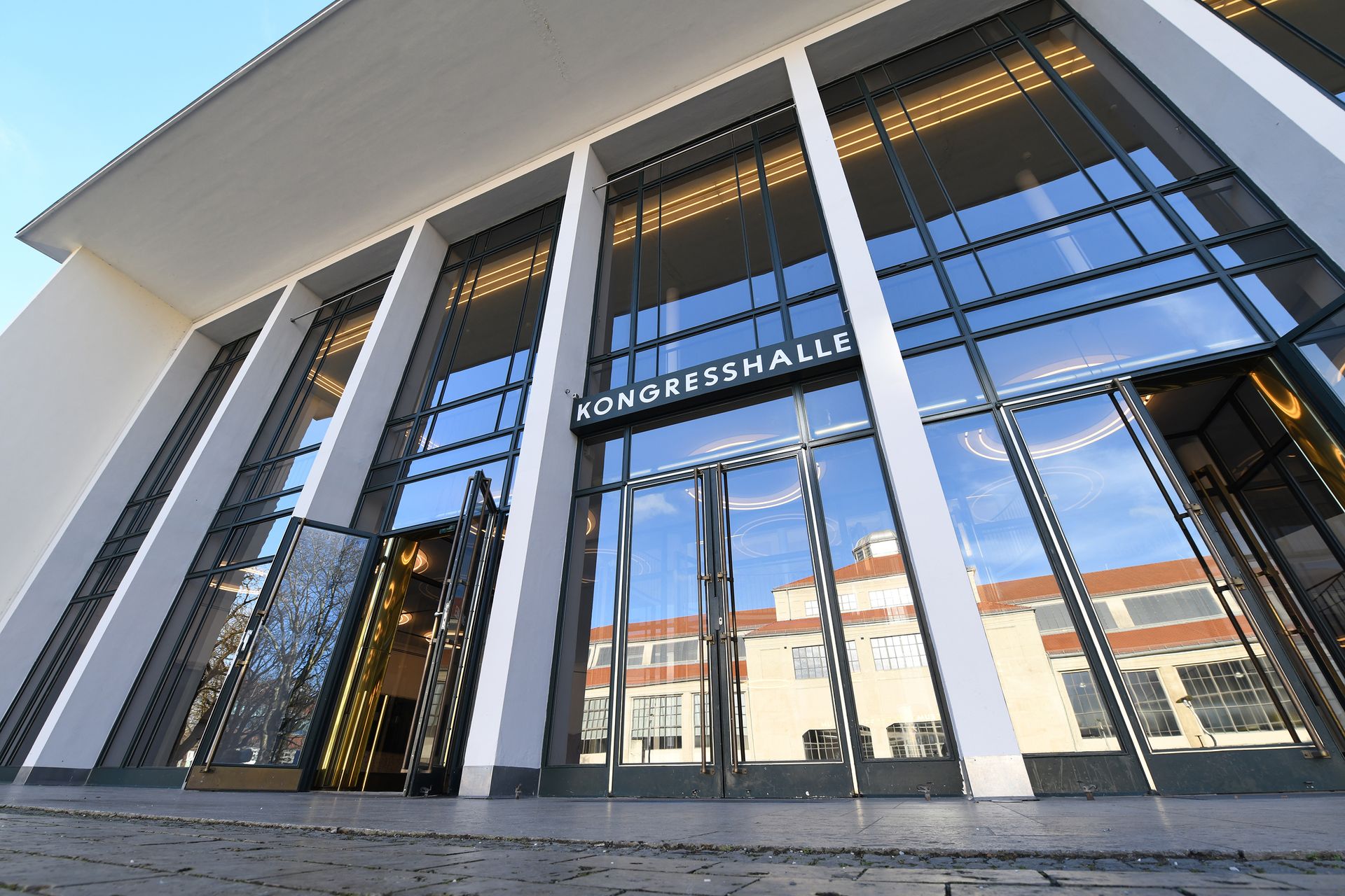 Die „Alte Kongresshalle“ gehört zu den noch im Original erhaltenen Bauwerken des alten Messegeländes auf der Theresienhöhe