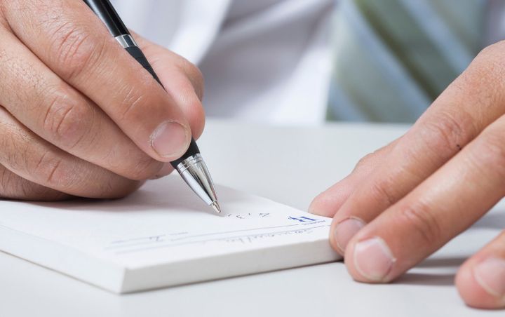 Stuur ons jouw recept via de Nationale Apotheek-app of e-mail.