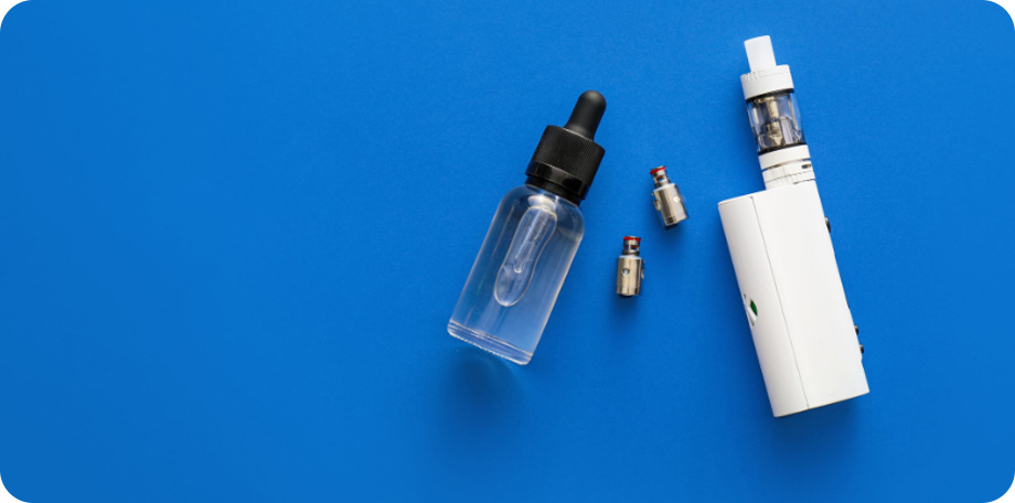Een elektronische sigaret of vape bevat geen tabak, maar de damp die bij het roken vrijkomt bevat veel schadelijke stoffen.