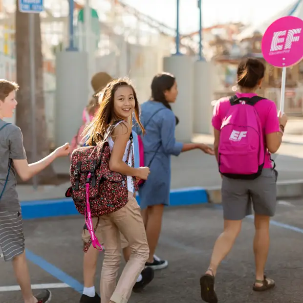 Cho con đi trại hè lần đầu: Để an toàn nên chọn Singapore, Úc hay New Zealand?