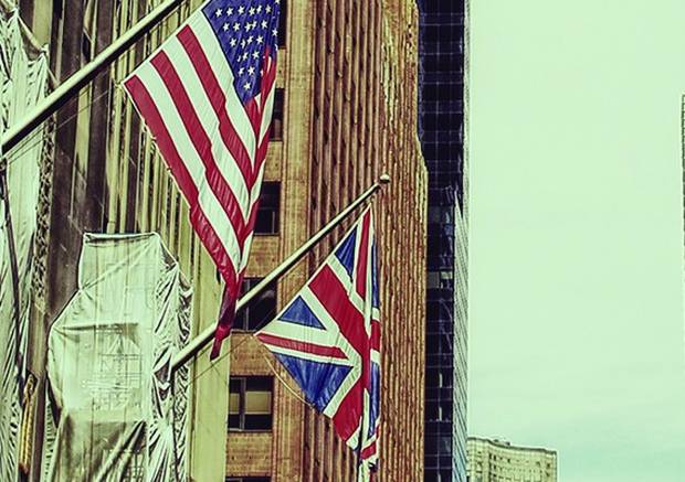 ANGLAIS BRITANNIQUE CONTRE ANGLAIS AMÉRICAIN
