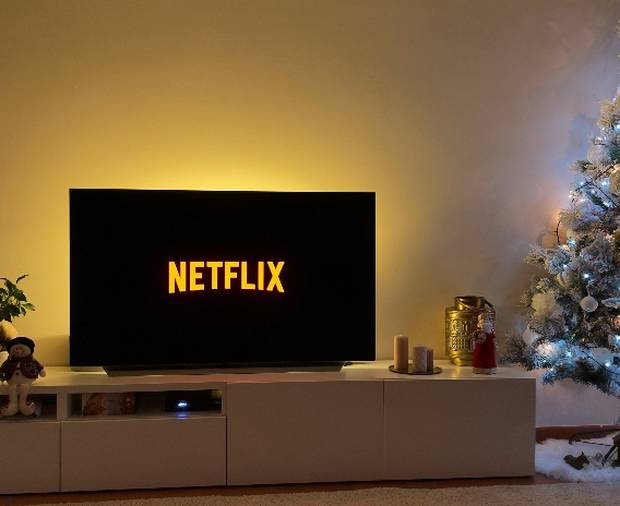 8 Weihnachtsserien zum Sprachenlernen auf Netflix
