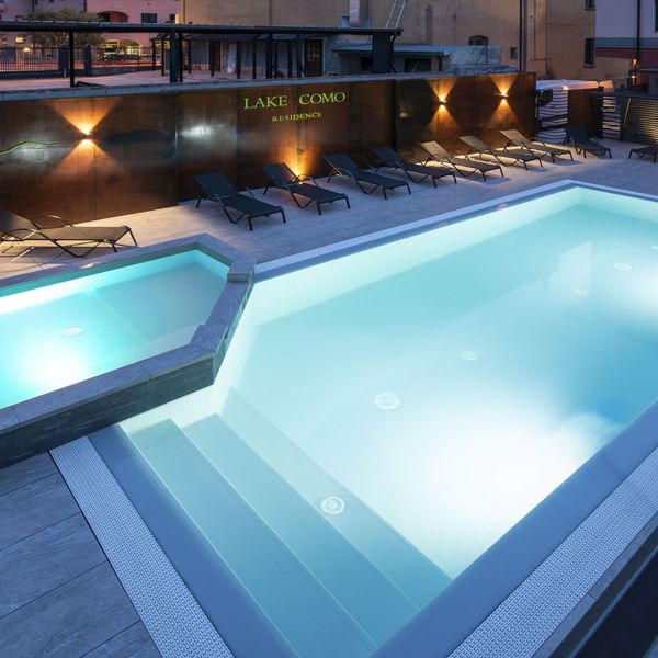 SLV Wandleuchten im Pool-Bereich