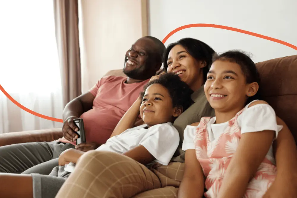 Familie ser tv