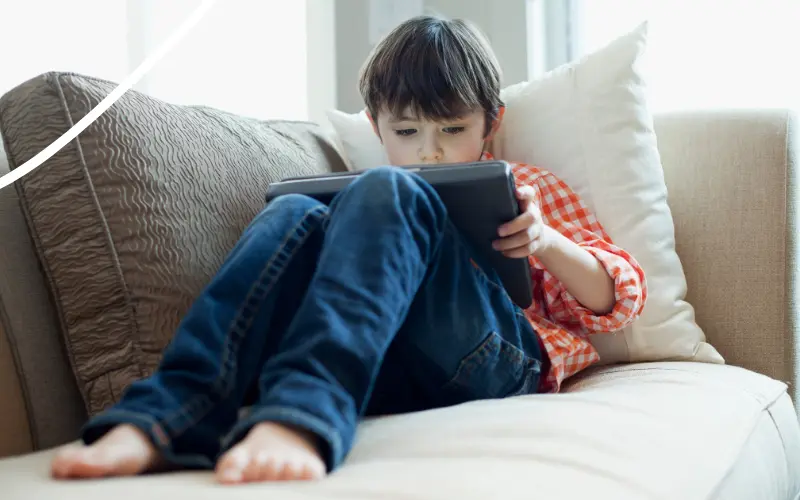 Barn surfer sikkert på iPad