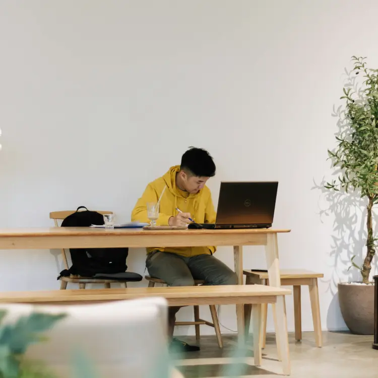 How do Neobanks attract new Customer Segments?