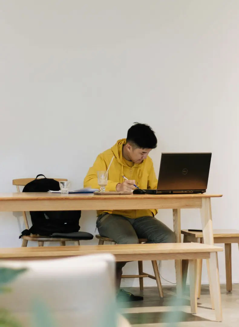 How do Neobanks attract new Customer Segments?