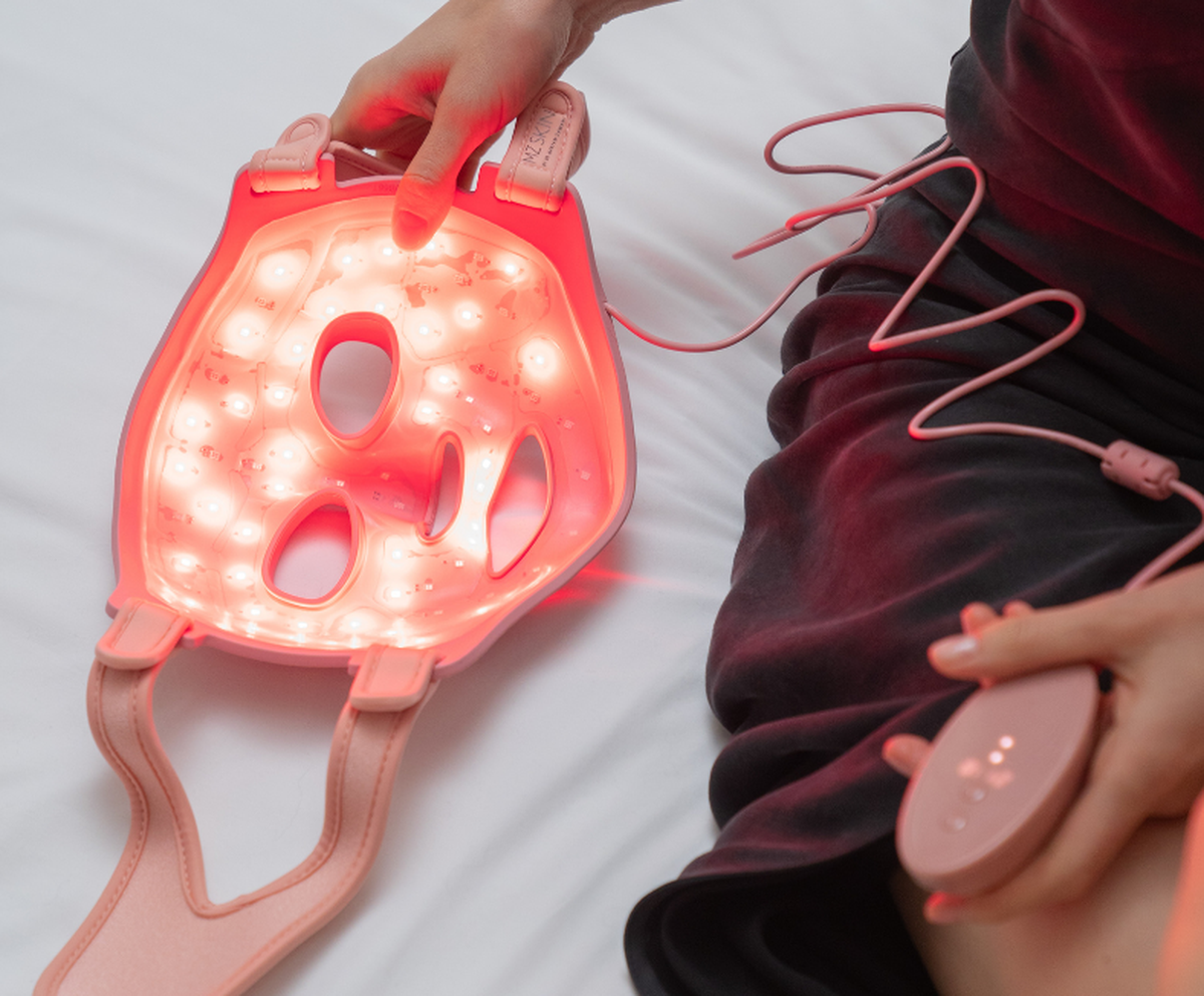 Бʼюті-гаджет нового покоління: чому LED-маски сколихнули світ косметології (Фото-1)