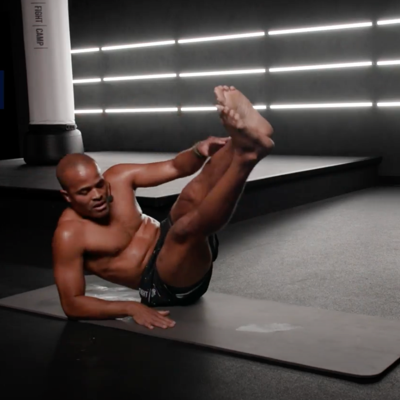 Flo Master Doing Right Side V-Ups