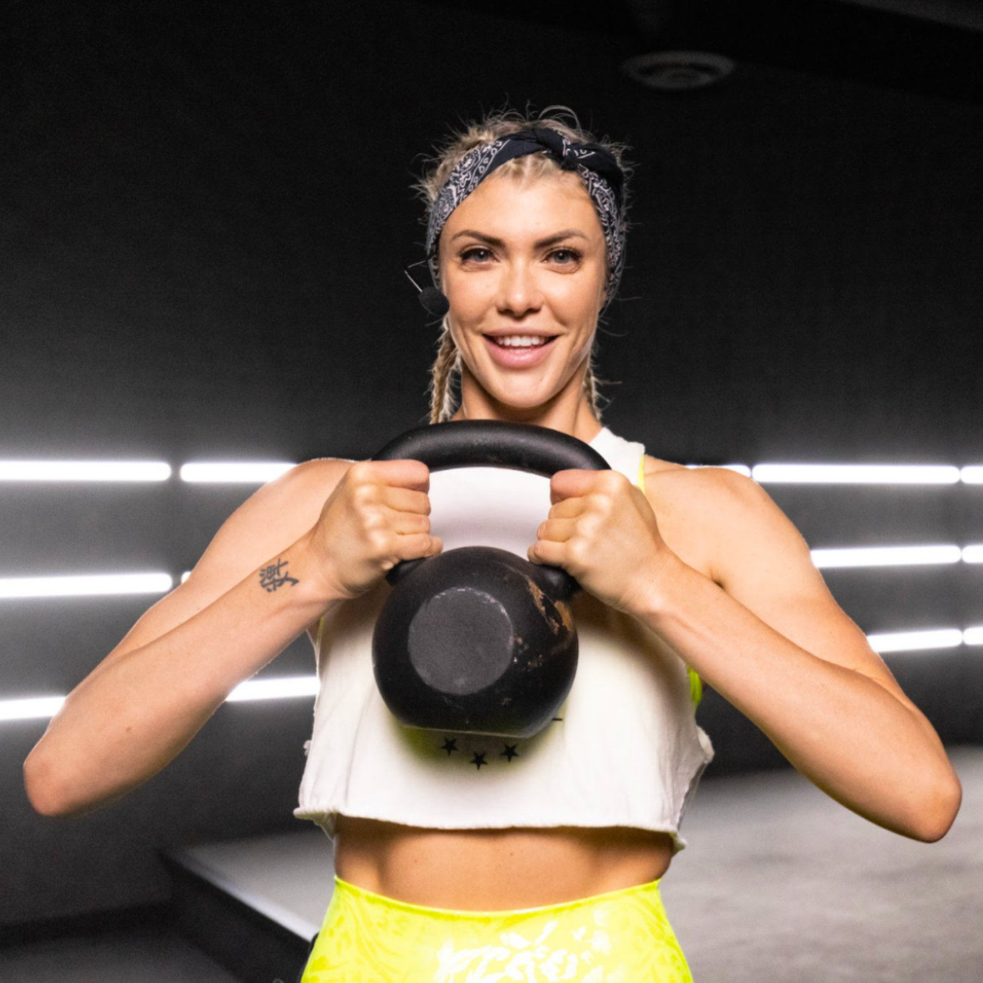 Shanie Smash Kettlebell Boxer Twists