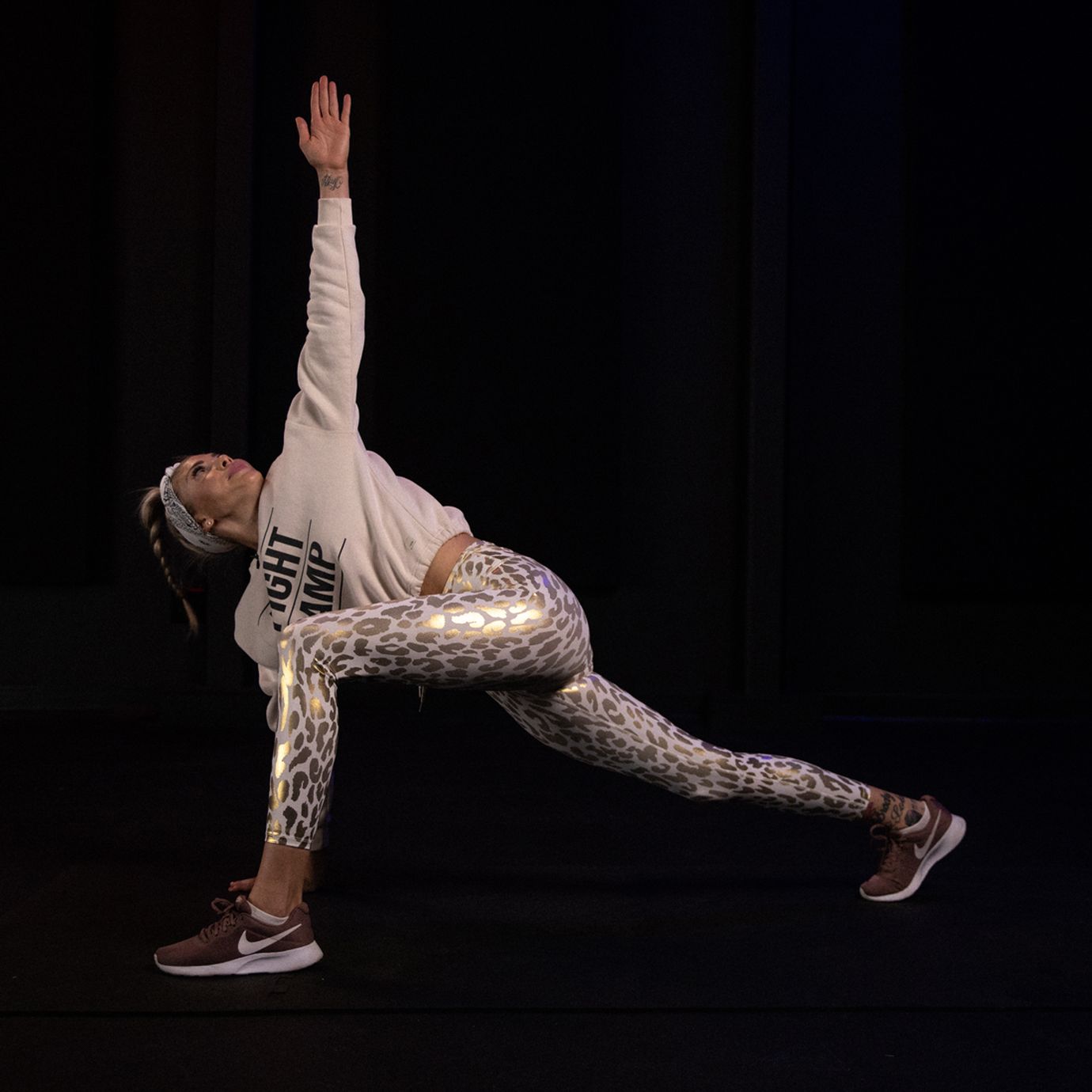 Shanie Smash Twist Lunge With Arm Extension