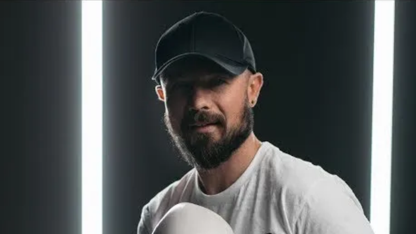 Meet FightCamp Trainer Aaron Swenson
