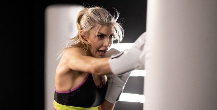 Shanie Smash Throwing a Cross Punch