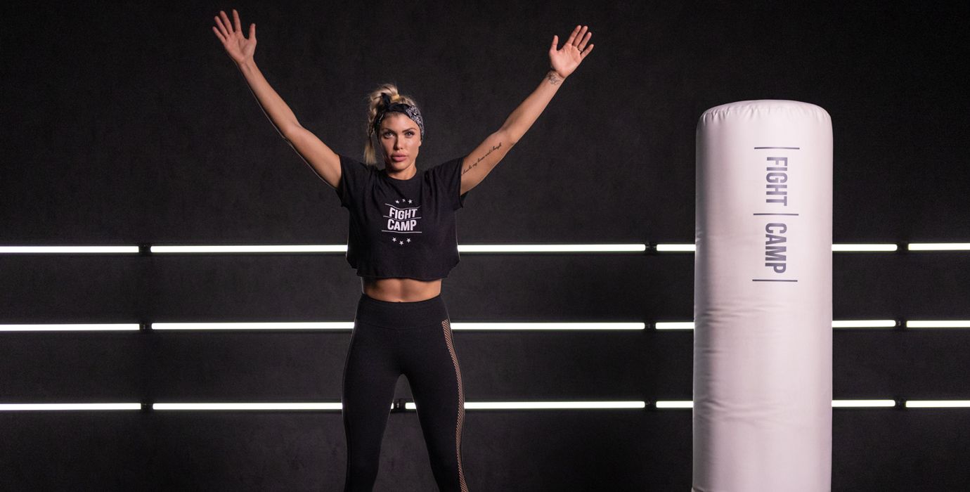 Shanie Smash Doing Arm Circles