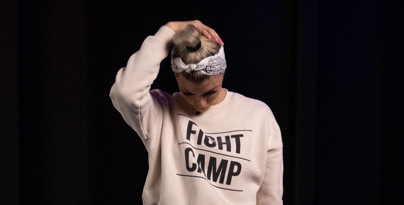 Shanie Smash Neck Stretch Forward