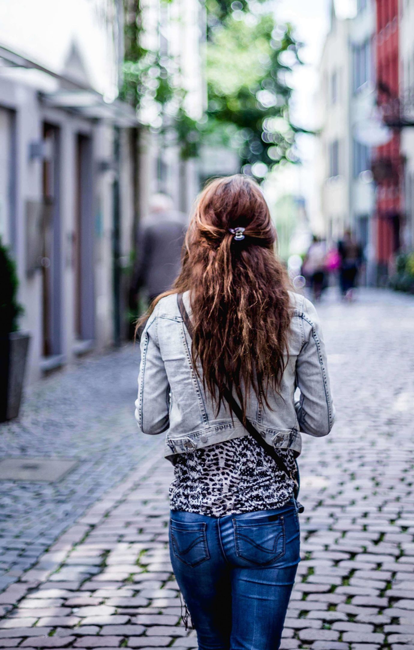 Situational Awareness Tips For Walking