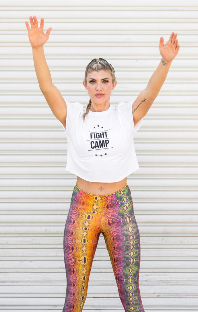 Shanie Smash Doing Arm Circles