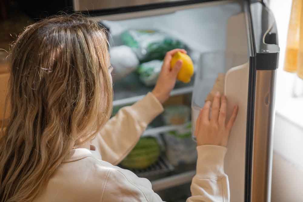 Kuehlschrank ausraeumen einraeumen
