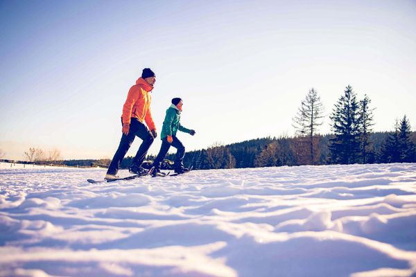 Winterlandschaft, Schneeschuhwandern, Pärchen